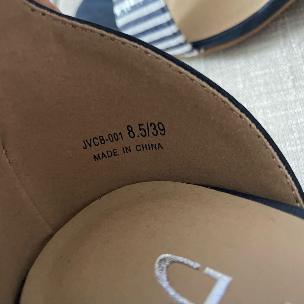 CL by Laundry Blue and white  Heels Elegant Design 8.5 - Picture 7 of 8